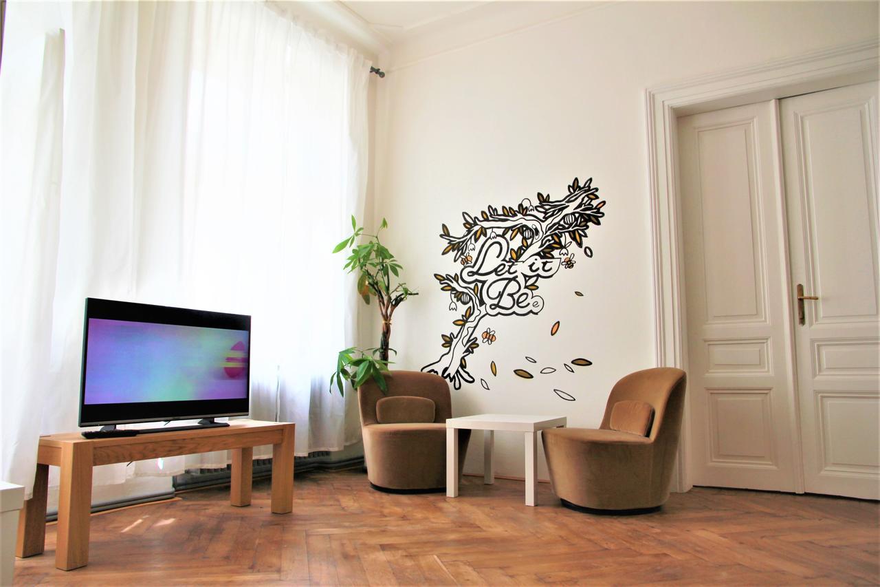 Hostel The Republic Garden Praha Exteriér fotografie