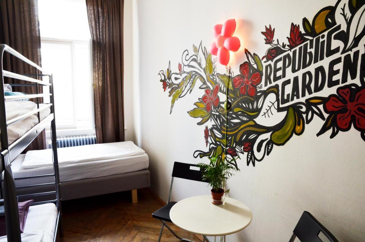 Hostel The Republic Garden Praha Exteriér fotografie